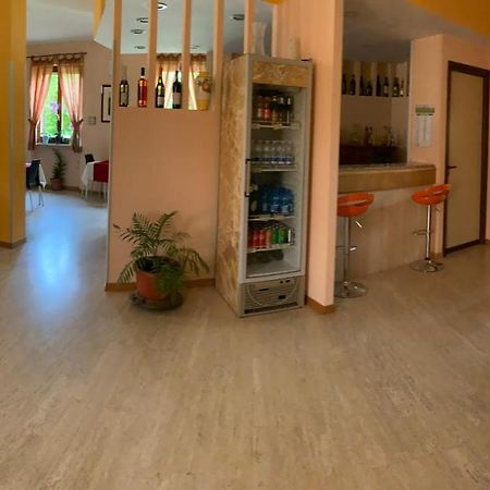 Cerrutihotel Vercelli Bagian luar foto